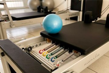 Por qué no hacer pilates reformer en casa (y eso es una ventaja, no un problema)